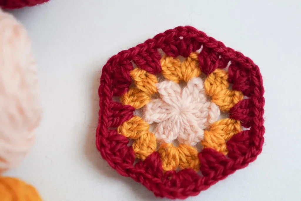 Basic Hexagon Granny Square – Free Crochet Pattern crochet pattern