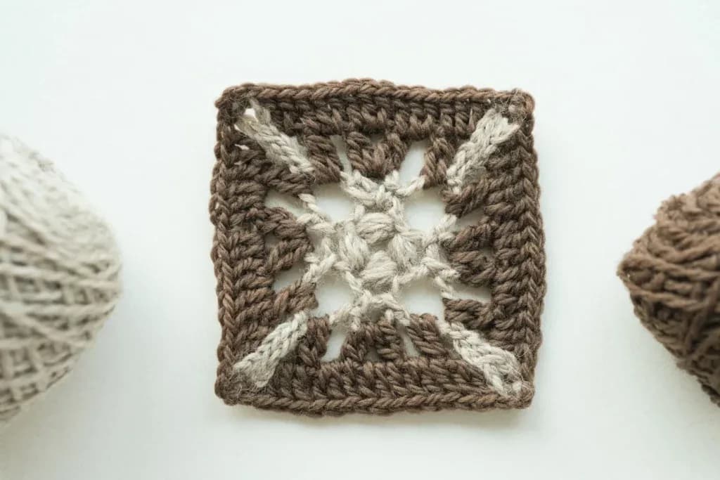 Compass Star Granny Square – Free Crochet Pattern crochet pattern