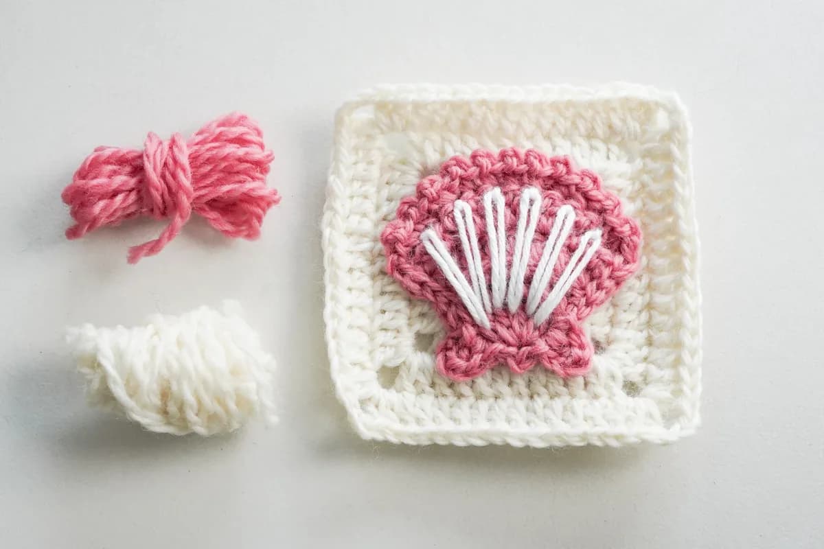 Seashell Granny Square — Free Crochet Pattern with Textured Shell Appliqué crochet pattern