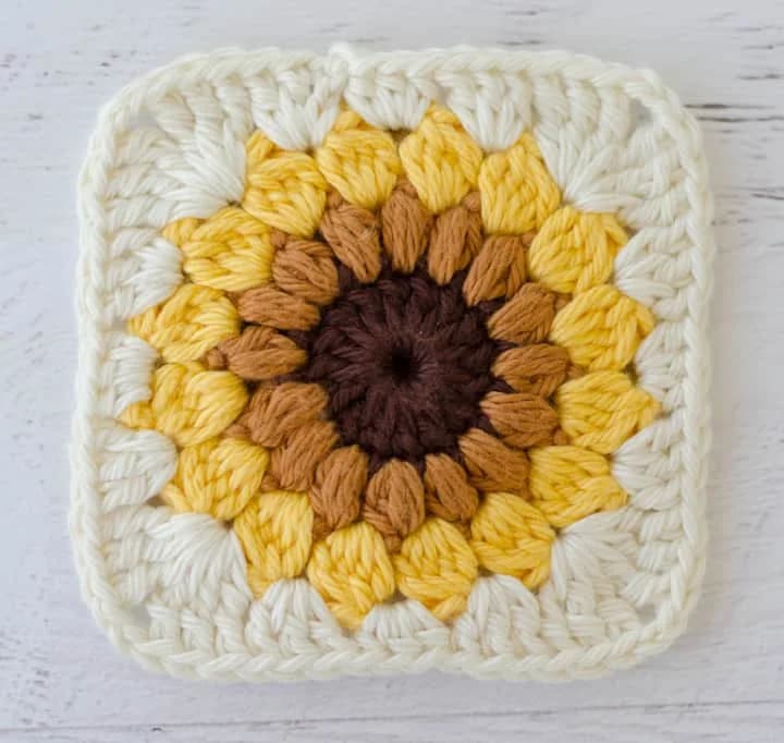 Sunburst Granny Square: Free 4-Round Crochet Pattern for Scrap Yarn crochet pattern